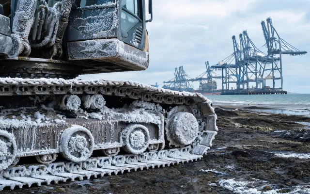 Port stockyard salt-fog undercarriage case